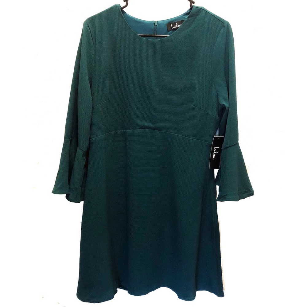 Lulu’s | NWT Green Lulu’s Flounce Sleeve Dress